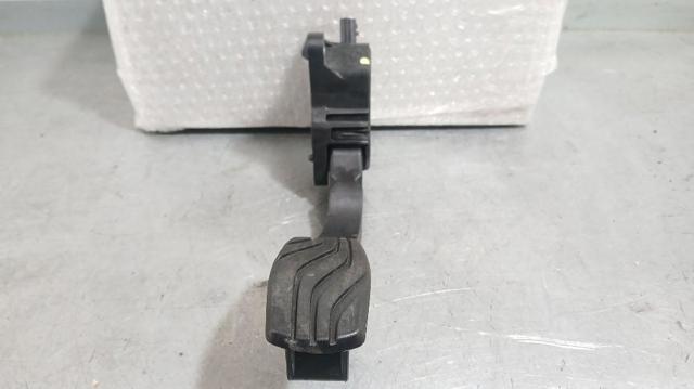 Potenciómetro pedal acelerador Dacia Sandero III desde 49,37 €