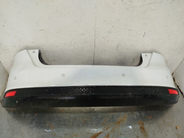 Paragolpes trasero Ford Focus III (CB8)