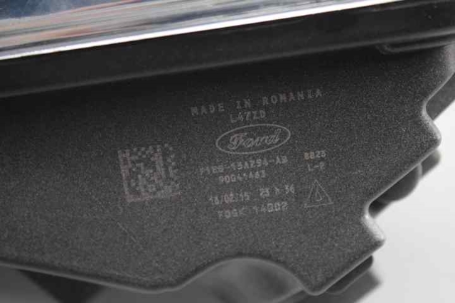 FORD 1874687 Faro antiniebla derecho  en stock Terrassa