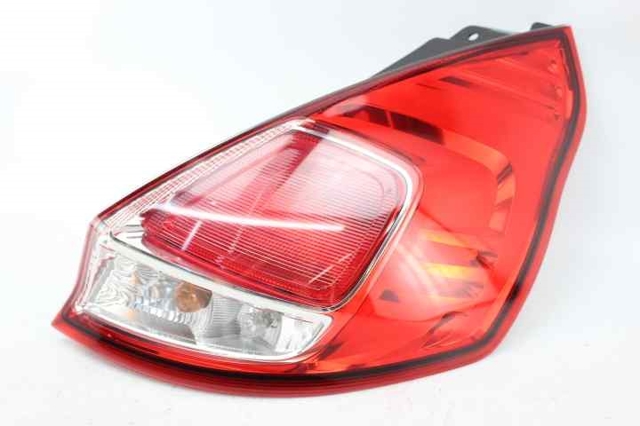 1877010 FORD Piloto trasero derecho  en stock Huelva