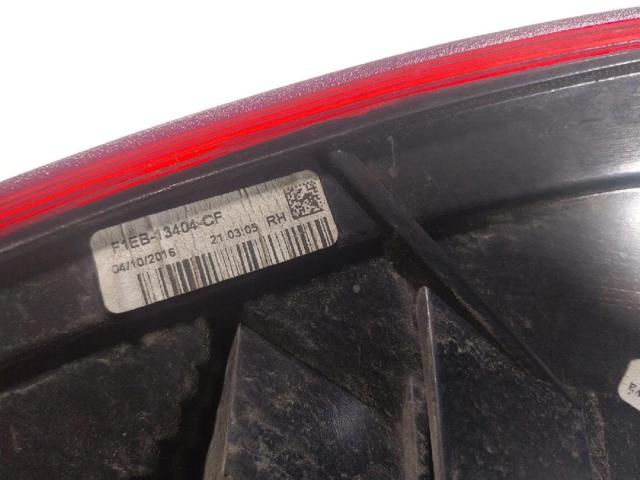1906354 Piloto trasero derecho  disponible Málaga