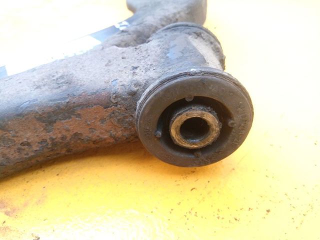 1909998 Brazo inferior izquierdo de la suspensión delantera comprar Girona