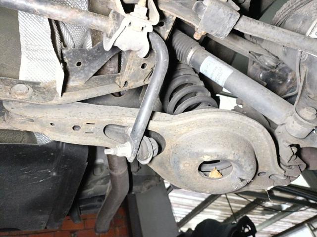 1931272 FORD Brazo inferior trasero izquierdo/derecho  en stock Huelva