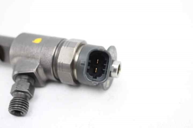 1980S5 Inyector de combustible  disponible Utrera