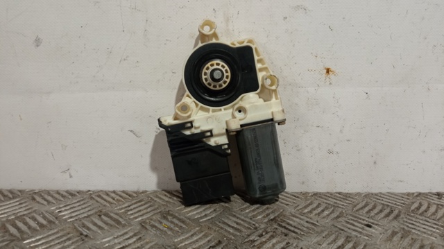 VAG 1C0959811A Motor del elevalunas de la puerta trasera izquierda  comprar en Albacete