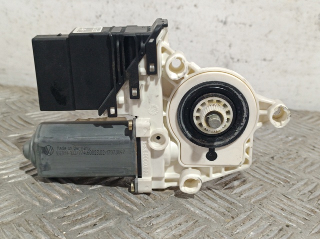VAG 1C0959811A Motor del elevalunas de la puerta trasera izquierda  comprar en Albacete
