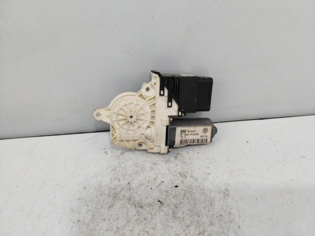 VAG 1C0959811A Motor del elevalunas de la puerta trasera izquierda  en stock Salamanca