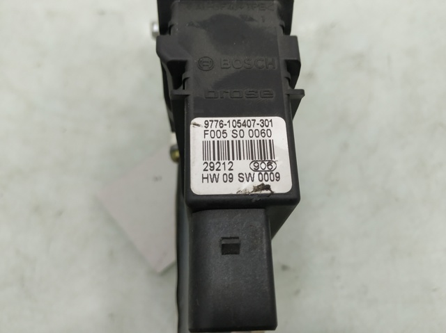 1C0959812A Motor del elevalunas de la puerta trasera derecha  disponible Málaga