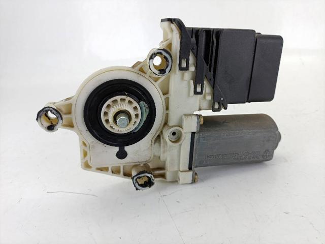1C0959812A Motor del elevalunas de la puerta trasera derecha  disponible Utrera