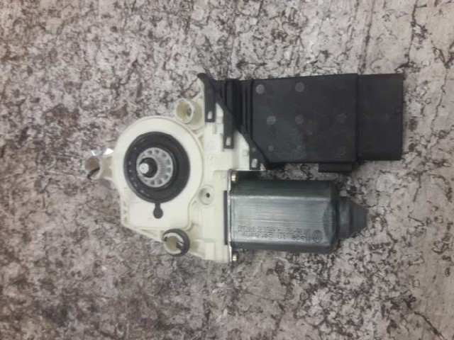 1C1959802A Motor del elevalunas de la puerta delantera derecha  disponible Utrera