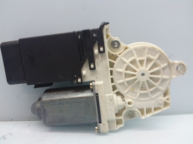 VAG 1C1959802A Motor del elevalunas de la puerta delantera derecha comprar Barcelona