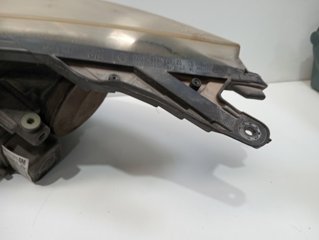 1EG27037002 Faro derecho  disponible Málaga