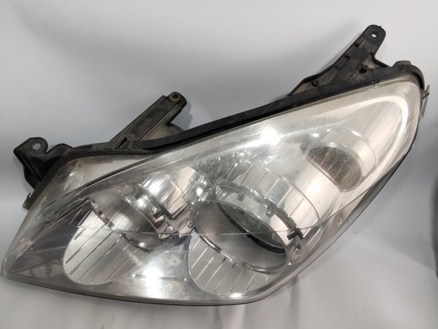 1EG27037041 Faro derecho  disponible Málaga