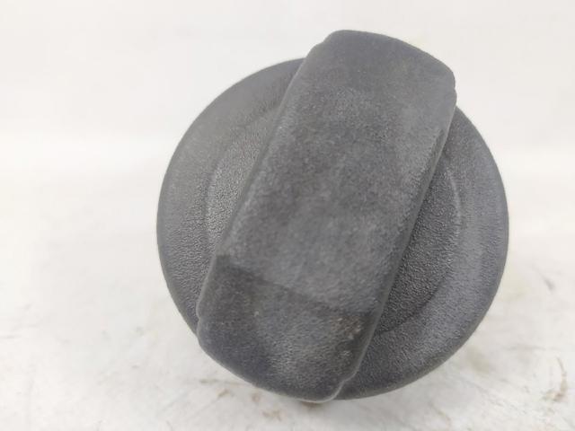 Tapa (tapón) del depósito de combustible Volkswagen Transporter 7HB, 7HJ, 7EB, 7EJ