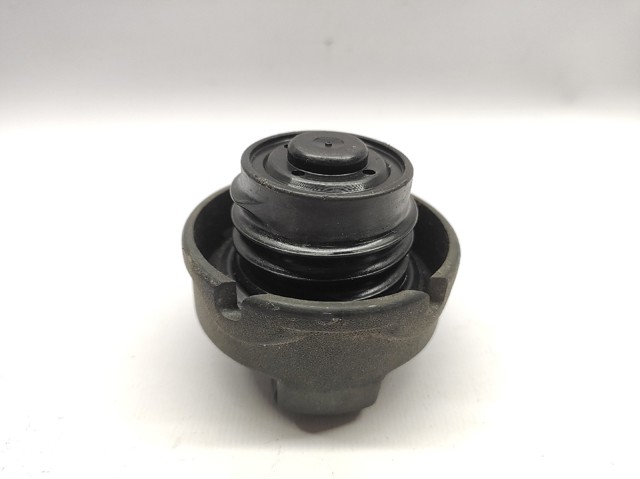 Tapa (tapón) del depósito de combustible Audi A6 4B2, 4B4