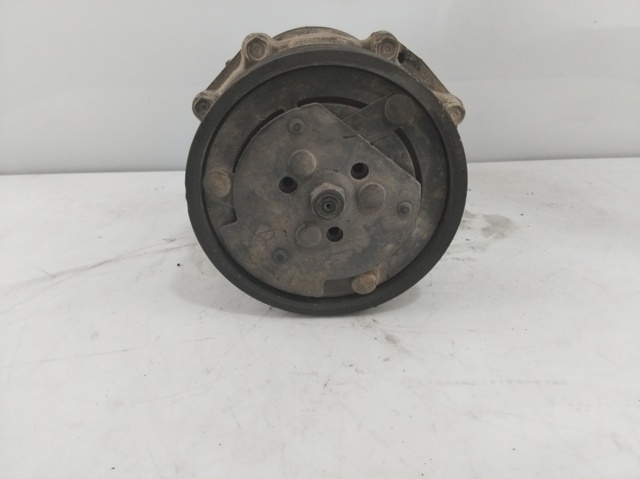 Compresor de aire acondicionado Volkswagen Polo 3 6N2