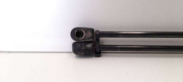 1H6827550A VAG Amortiguador de la tapa del maletero  disponible Ourense