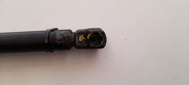 1H6827550A Amortiguador de la tapa del maletero  disponible Málaga