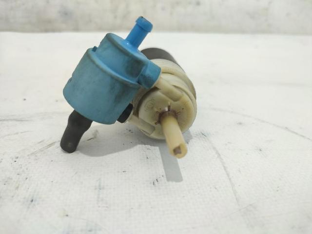 VAG 1H6955651 Bomba de agua limpiaparabrisas, delantera  en stock Terrassa