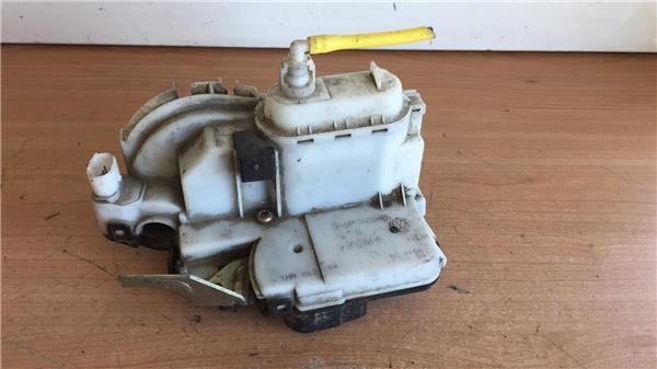 1HM862154 VAG Cerradura de puerta delantera derecha  en stock Huelva