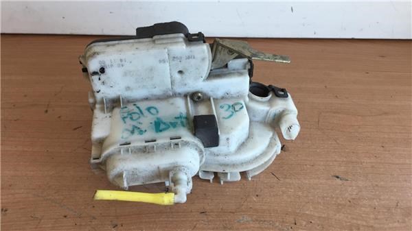 1HM862154 Cerradura de puerta delantera derecha  disponible Utrera