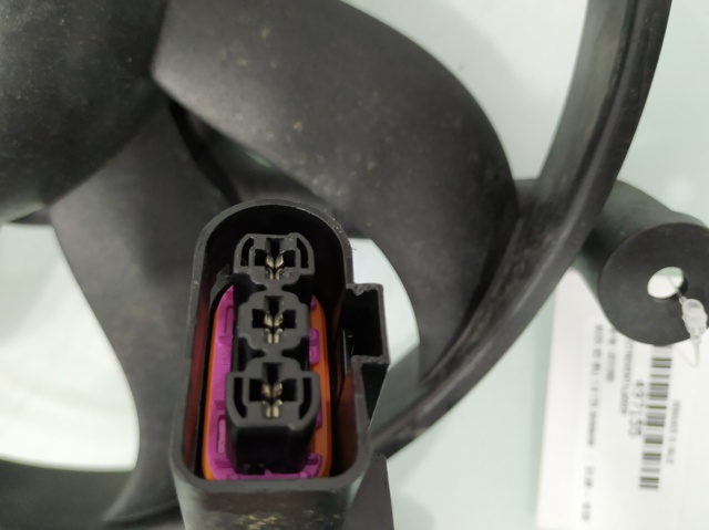 VAG 1J0121206D Soporte del motor del ventilador de refrigeración en el difusor  en stock Valencia