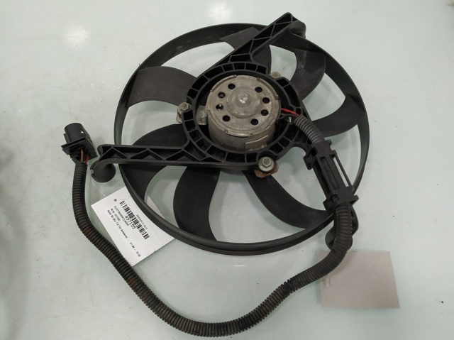 1J0121206D VAG Soporte del motor del ventilador de refrigeración en el difusor  en stock Gandía