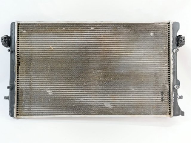 1J0121253 Radiador de refrigeración del motor  comprar en Zaragoza