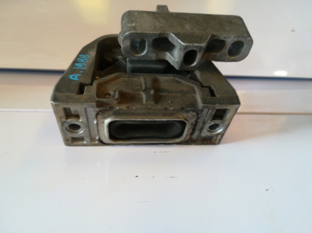 1J0199262 Soporte de motor derecho  en stock Castellón