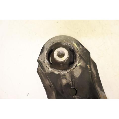 1J0407151A Brazo inferior izquierdo/derecho de suspensión delantera  disponible Utrera
