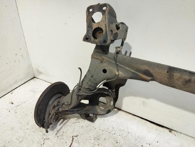 1J0500051K Subchasis trasero soporte motor  disponible Utrera