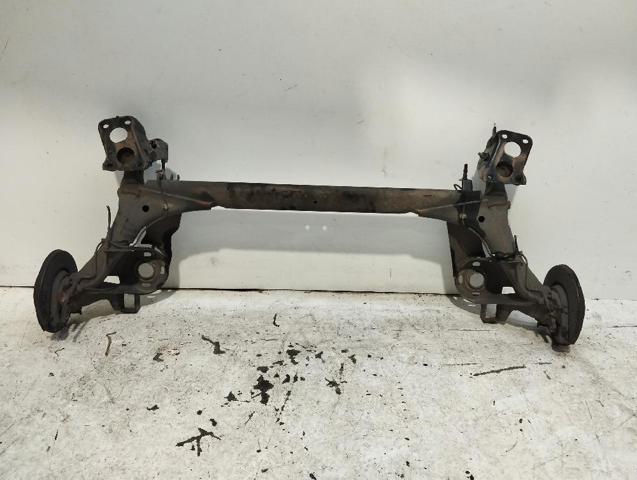 1J0500051K Subchasis trasero soporte motor  disponible Málaga
