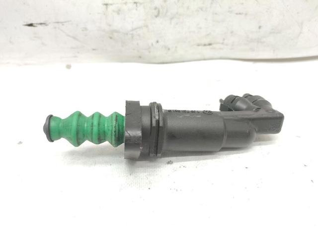 1J0721261D Bombin de embrague  en stock Sabadell