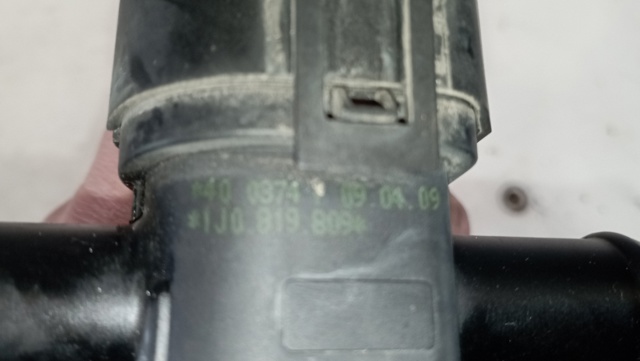 1J0819809 Válvula de control de líquido refrigerante comprar Almería