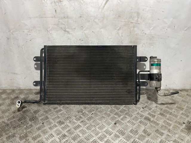 Condensador / radiador  aire acondicionado para seat leon (1m1) 1J0820191D