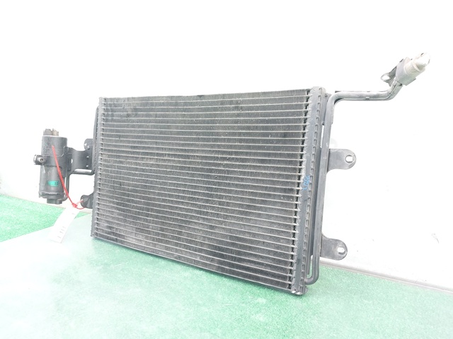 VAG 1J0820411B Condensador de aire acondicionado  disponible Lugo