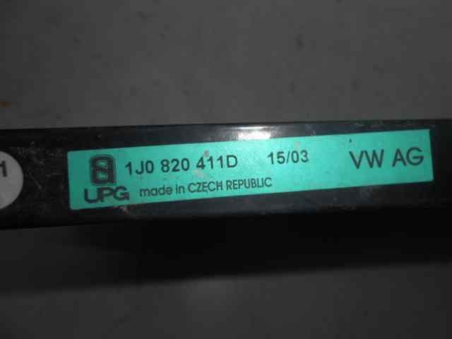 VAG 1J0820411D Condensador de aire acondicionado  comprar en Ponferrada