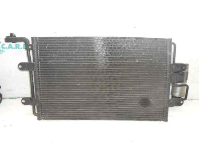 1J0820411D Condensador de aire acondicionado  disponible Utrera
