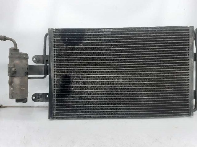 Condensador / radiador  aire acondicionado para volkswagen golf iv 1.6 16v azd 1J0820411D