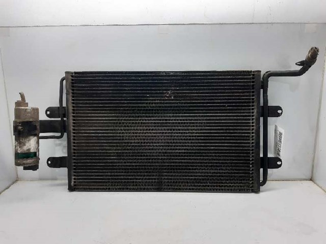 Condensador / radiador  aire acondicionado para volkswagen golf iv 1.6 akl 1J0820411D
