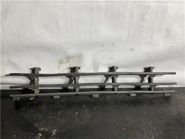 VAG 1J0853677D Rejilla central del parachoques delantero  disponible Lugo