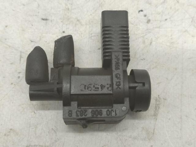1J0906283B Válvula solenoide de control de la mariposa de aire secundario  en stock Castellón