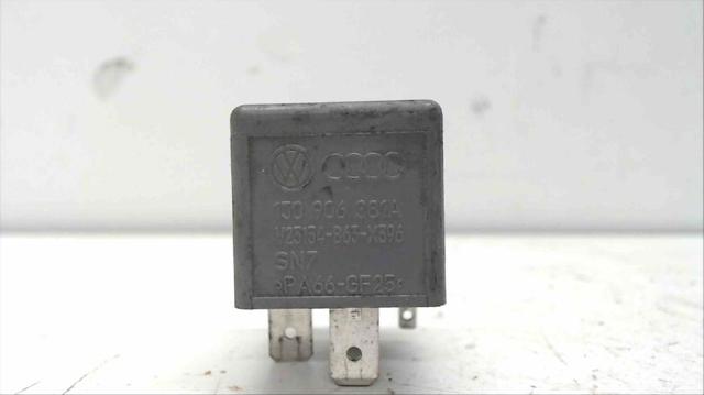 1J0906381A Relé de bomba eléctrica de combustible  disponible Burgos