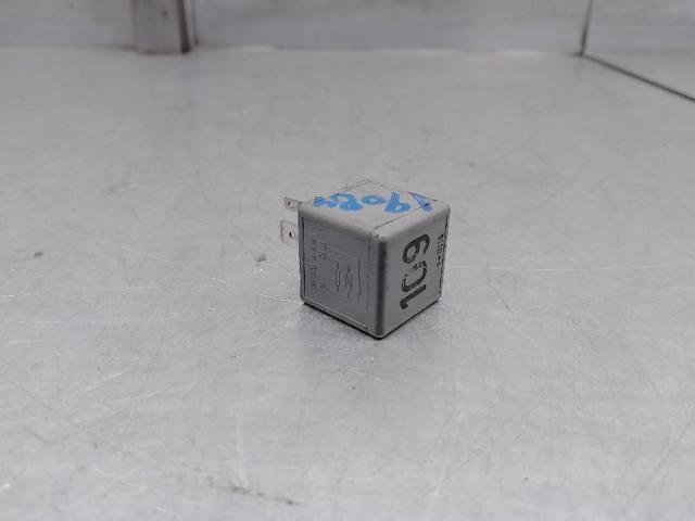 VAG 1J0906381A Relé de bomba eléctrica de combustible  en stock Valencia