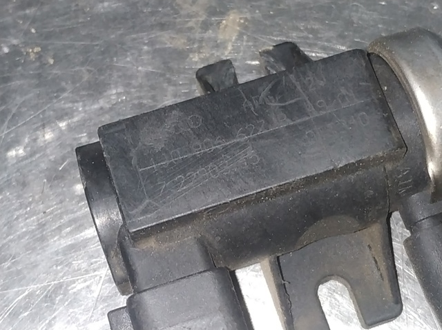 1J0906627 Válvula solenoide de control de presión de sobrealimentación  disponible Burgos