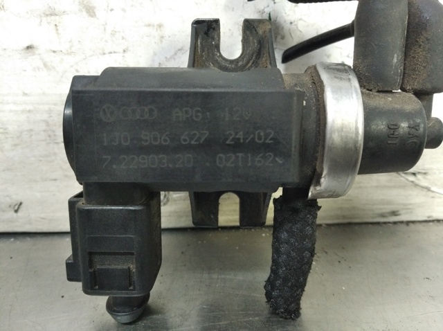 VAG 1J0906627 Válvula solenoide de control de presión de sobrealimentación  en stock Valencia