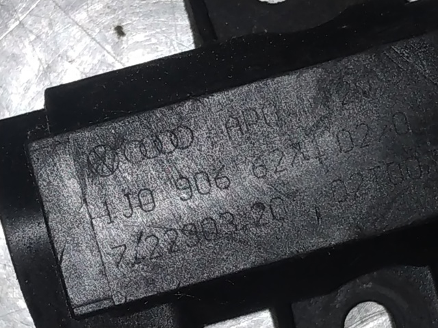 1J0906627 VAG Válvula solenoide de control de presión de sobrealimentación  en stock Gandía