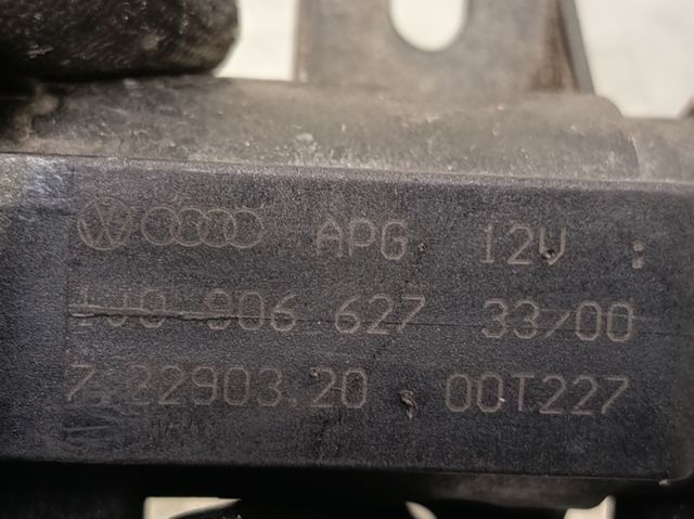 1J0906627 Válvula solenoide de control de presión de sobrealimentación  disponible Málaga