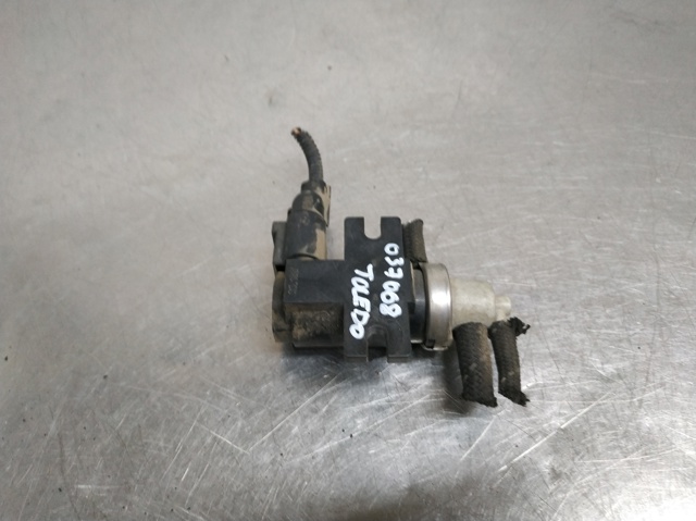 VAG 1J0906627A Válvula solenoide de control de presión de sobrealimentación  en stock Salamanca