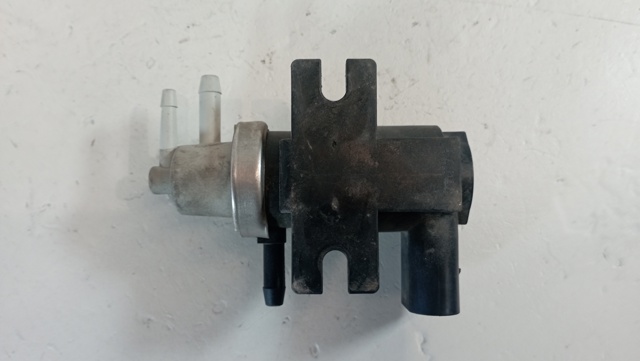 1J0906627A Válvula solenoide de control de presión de sobrealimentación comprar Almería